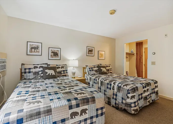 Cedarbrook Hotel Room W/2 Doubles 218 Killington